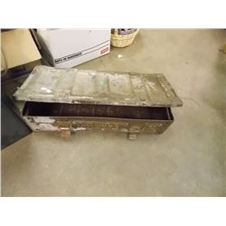VINTAGE METAL AMMO BOX- 25"x10.5"x6" - "2 SHELL 105mm ED HE L 31A3 IN CNRS 36 CY 2-69" "F2 L32A2= 40