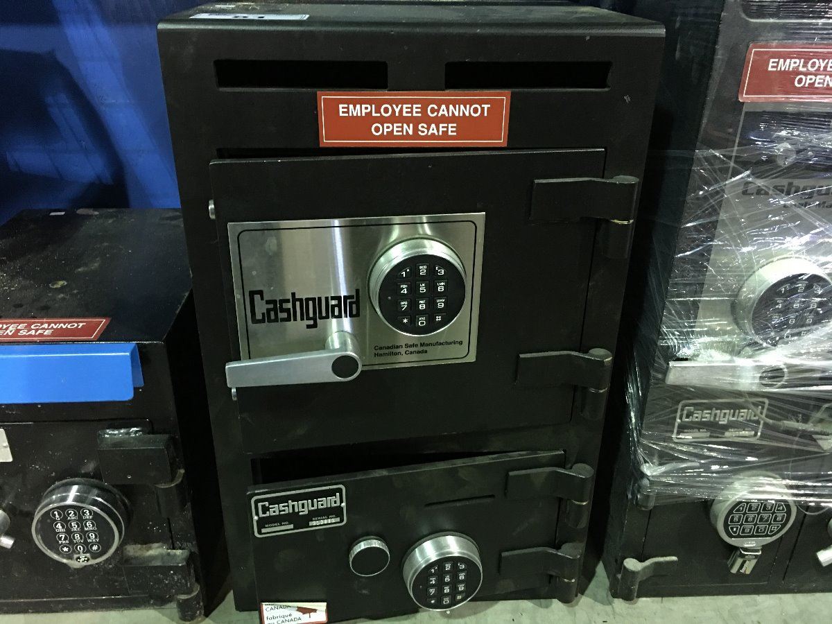 CASH GUARD ELECTRONIC ENTRY SAFE (NO COMBINATION CODES)