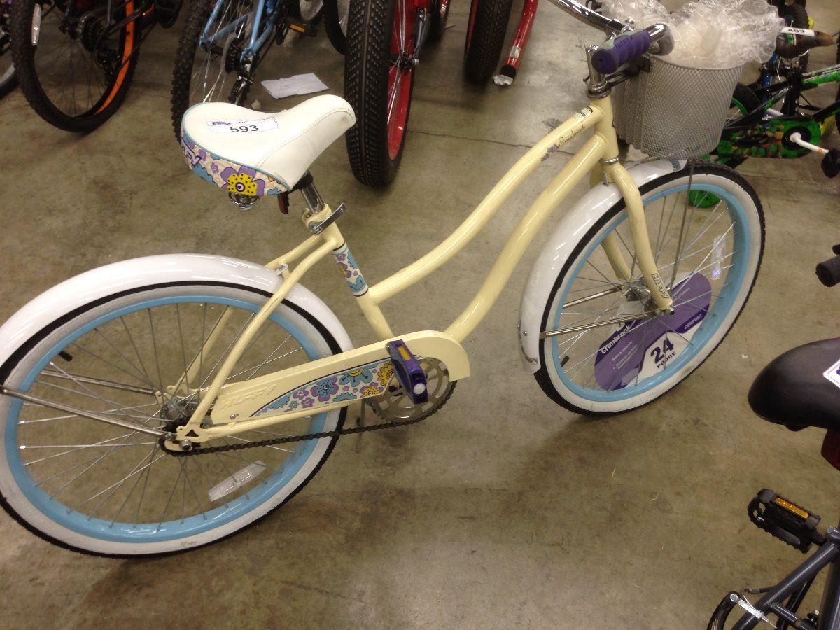 WHITE HUFFY CRANBROOK SINGLE SPEED CRUISER BIKE