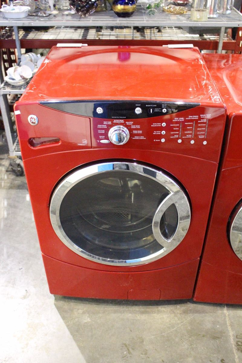 GE FRONT LOAD WASHER AND DRYER SET, RED