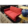 Image 2 : RED LOVE SEAT