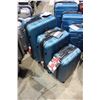 Image 2 : 3 PIECE SWISS GEAR TEAL LUGGAGE SET