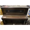 Image 2 : UPRIGHT PIANO