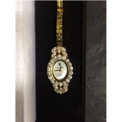 AUTHENTIC WOMENS PIERRE CARDIN QUARTZ WATCH