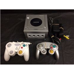 NINTENDO GAME CUBE GAMING SYSTEM W/ CONTROLLERS & POWER ADAPTOR