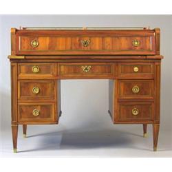 Mechancal writing desk