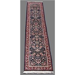 Eye-Catching Kashan Design Runner With Silk Highlights
