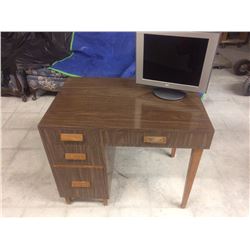 OFFICE DESK W/ SONY COMPUTER MONITOR WORKING