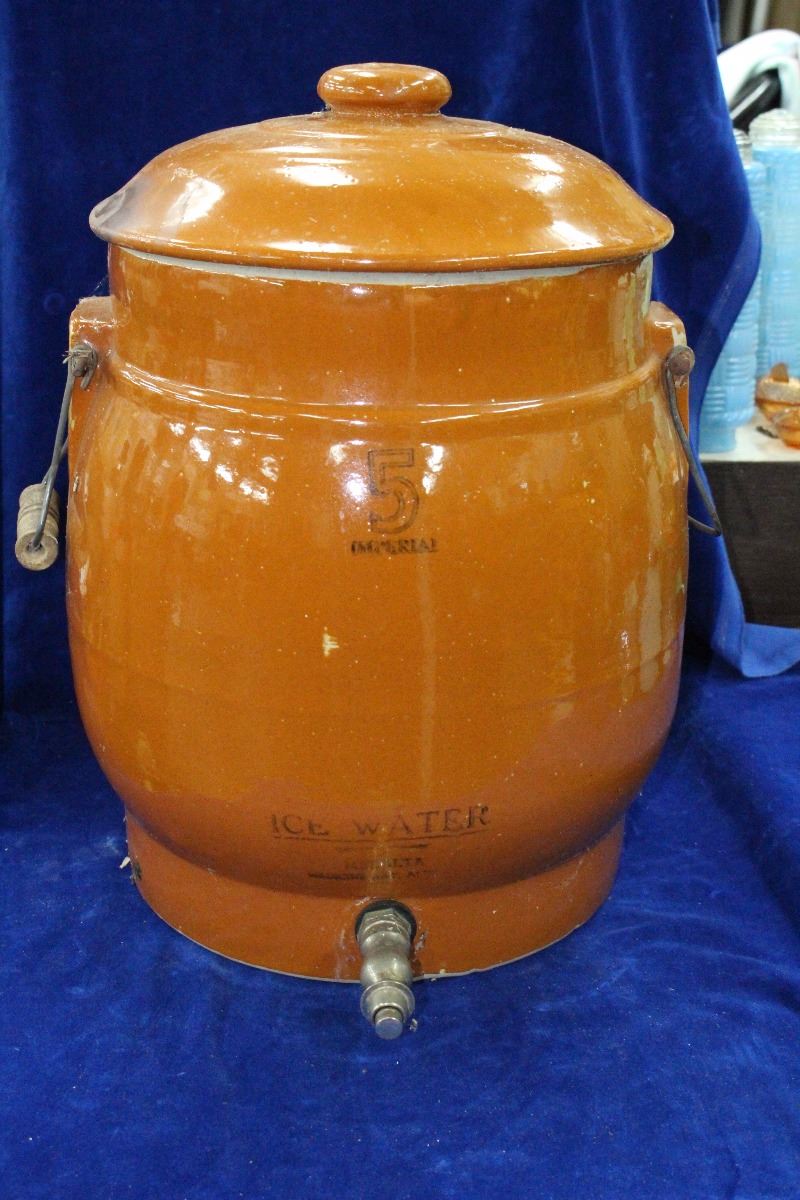 Five Gallone Ice Water Crock with Lid & Spigot