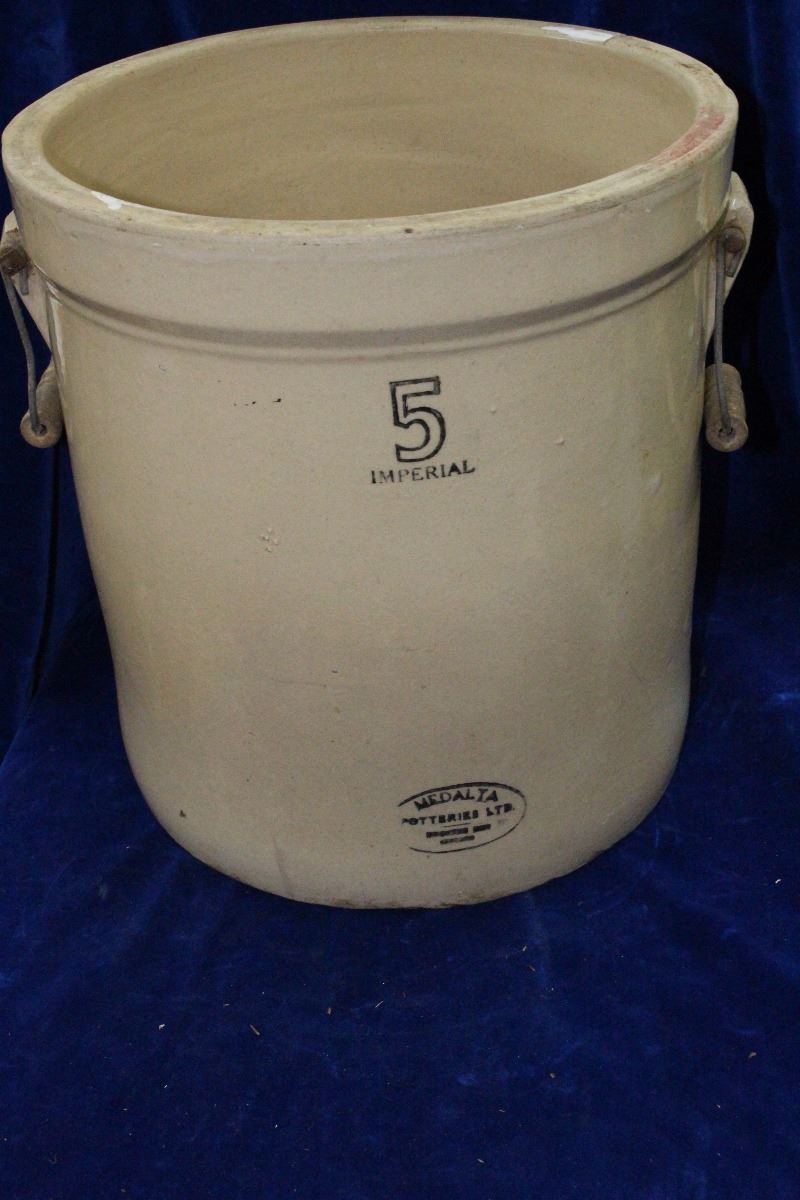 Medalta 5 Gallon Crock with Two Handles