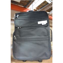 BLACK CARRY ON TRAVEL CASE