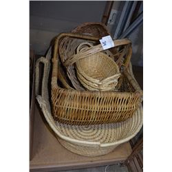 LOT OF ASSORTED WICKER BASKETS