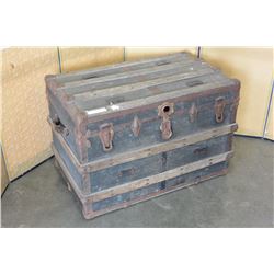 SHIPPING TRUNK