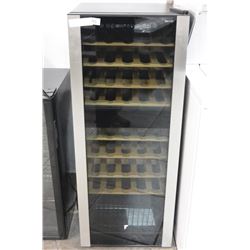 SANYO GLASS DOOR WINBE FRIDGE