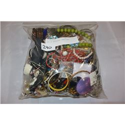 BAG OF ASSORTED JEWELLERY