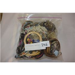 BAG OF ASSORTED JEWELLERY