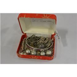 LOT OF SILVER JEWELLERY