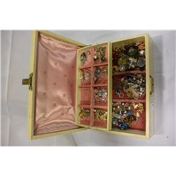 FELTED JEWELLERY BOX W/ JEWELLERY