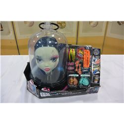 MONSTER HIGH STYLING HEAD