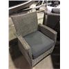 Image 2 : GREY WOVEN 4 PIECE OUTDOOR PATIO SET WITH TABLE & 3 ARM CHAIRS (MISSING 1 CUSHION)