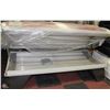 Image 1 : NEW JADE 26SR TANNING BED