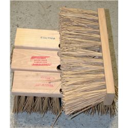 LOT OF FOUR FELTON 702B HARD BRISTLE SWEEPING