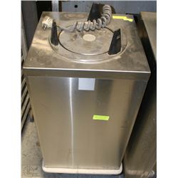 DINNER PLATE WARMER / DISPENSER