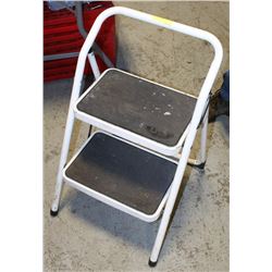TWO STEP LADDER