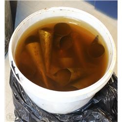 CONTAINER OF WAFFLE CONE MAKERS IN OIL