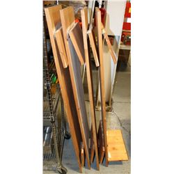 4 COLLAPSIBLE WOOD SHELVES