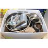 Image 1 : BOX OF METAL BOWLS AND MORE