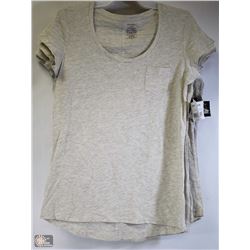 LOT OF 8 LADIES T-SHIRTS SIZE MEDIUM