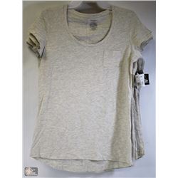 LOT OF 9 LADIES T-SHIRTS SIZE LARGE