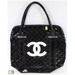 REPLICA CHANEL LARGE TOTE