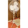 Image 1 : 3 SPEEED OSCILLATING FLOOR FAN - WHITE