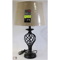 DECORATIVE ANTIQUE BRONZE TABLE LAMP