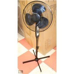 12" OSCILLATING FLOOR FAN - BLACK
