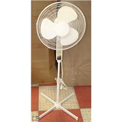 12" OSCILLATING FLOOR FAN - WHITE