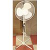 Image 1 : 12" OSCILLATING FLOOR FAN - WHITE