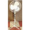 Image 1 : 12" OSCILLATING FLOOR FAN - WHITE