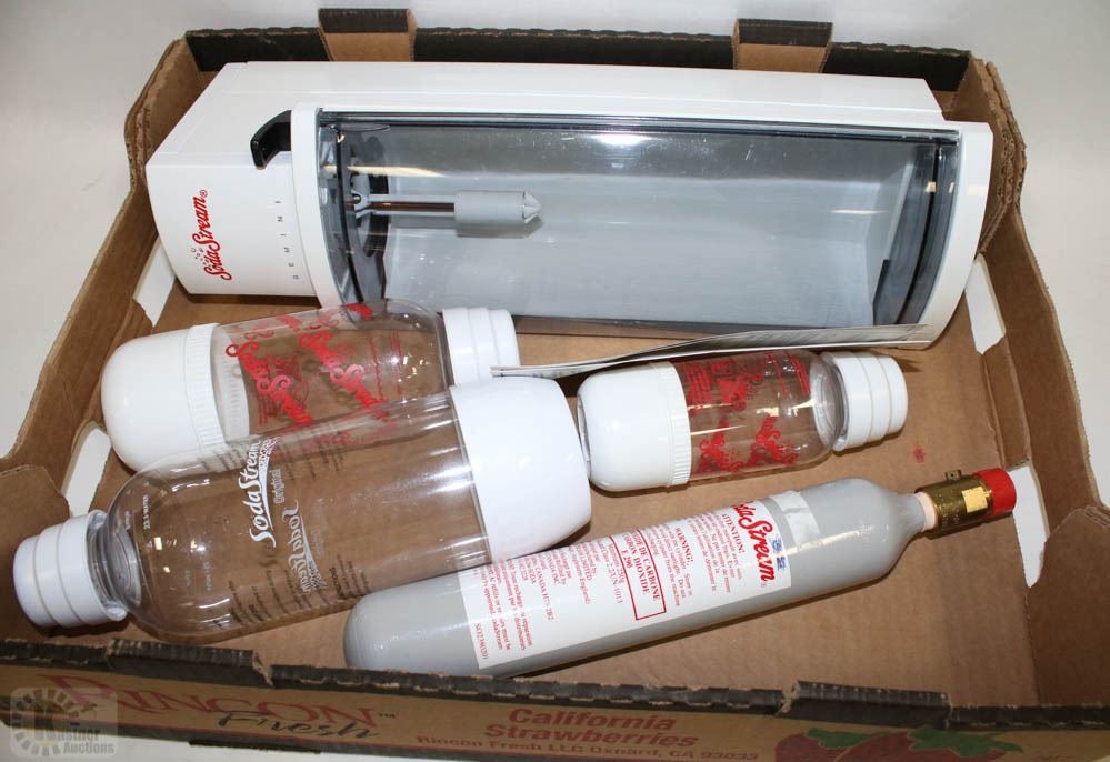 SODA STREAM GEMINI WITH EXTRA BOTTLES