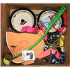 Image 1 : BOX W/MEDIUM SIZE DOG PRODUCTS INCL.
