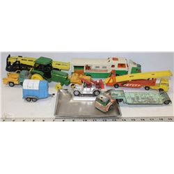 FLAT OF VINTAGE TOY CARS AND TRUCKS