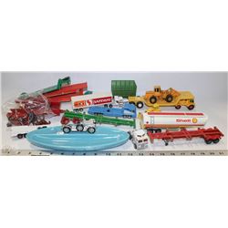 FLAT OF VINTAGE DIE CAST TOYS