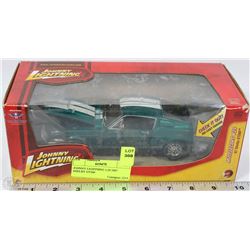 JOHNNY LIGHTNING 1:24 1967 SHELBY GT500