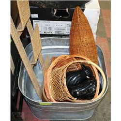 LARGE METAL WASHTUB WITH WICKER ORNAMENTS
