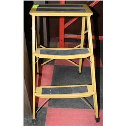 VINTAGE METAL STEPLADDER