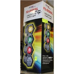 3 BULB PARTY LIGHT (ONE BROKEN BULB)