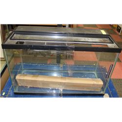 AQUARIUM WITH LID AND BRAND NEW LIGHT