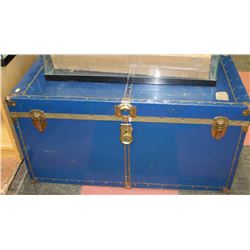 BLUE STEAMER TRUCK WITH TRAY